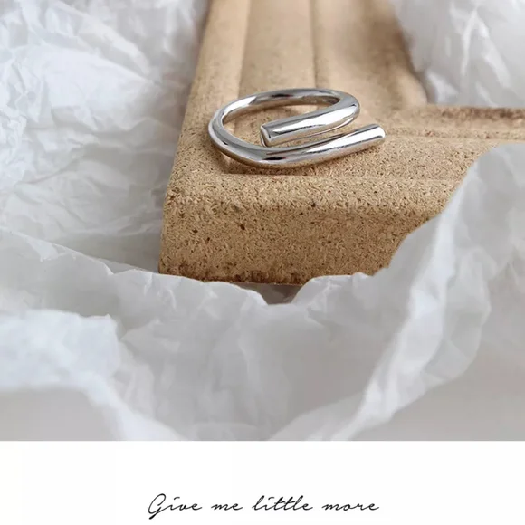 *NEW Glossy 18k White Gold Plated Adjustable Ring - Picture 14 of 16